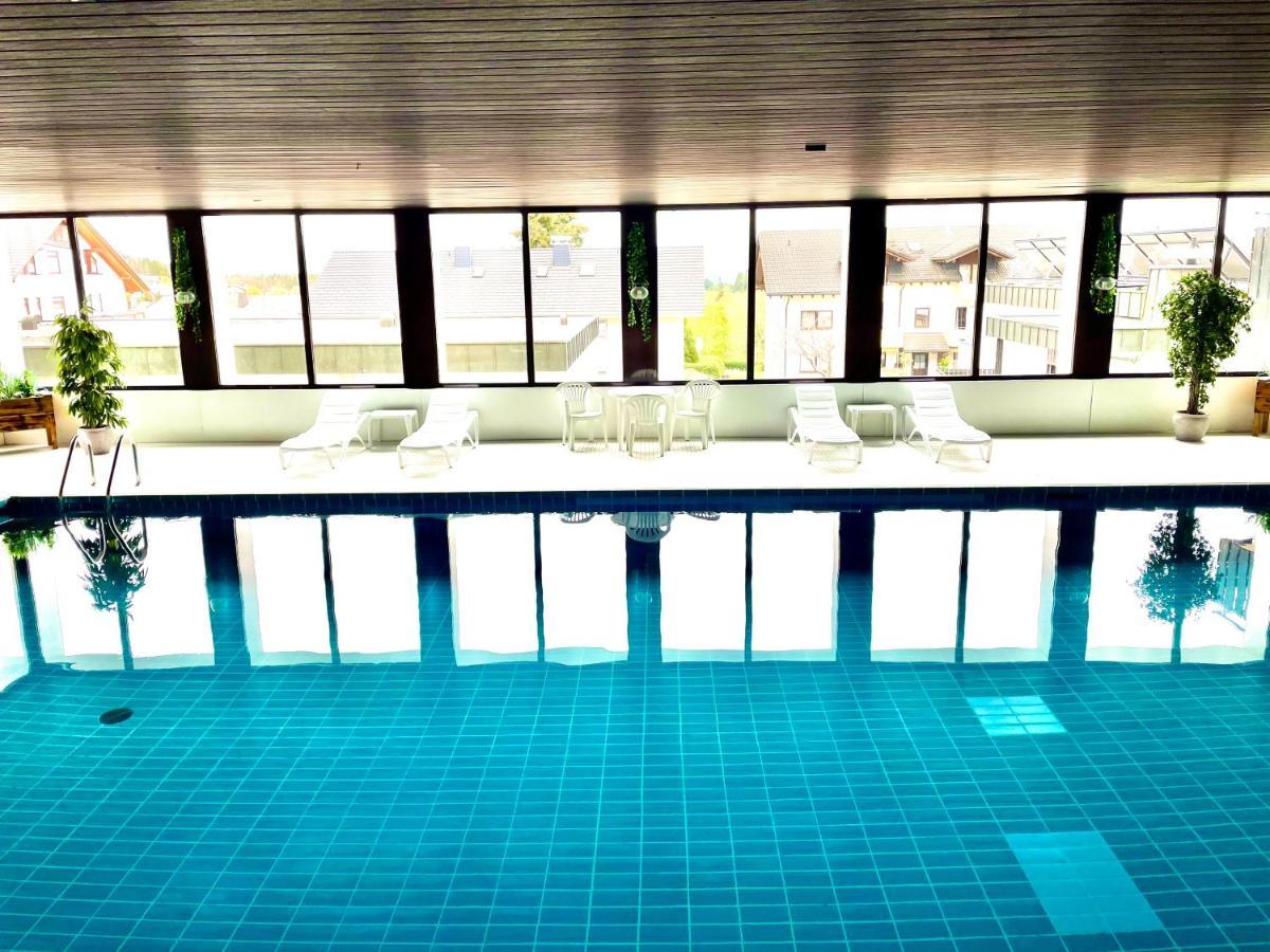 Gemuetliche Ferienwohnung Mit Kostenfreiem Pool Hoechenschwand Bagian luar foto