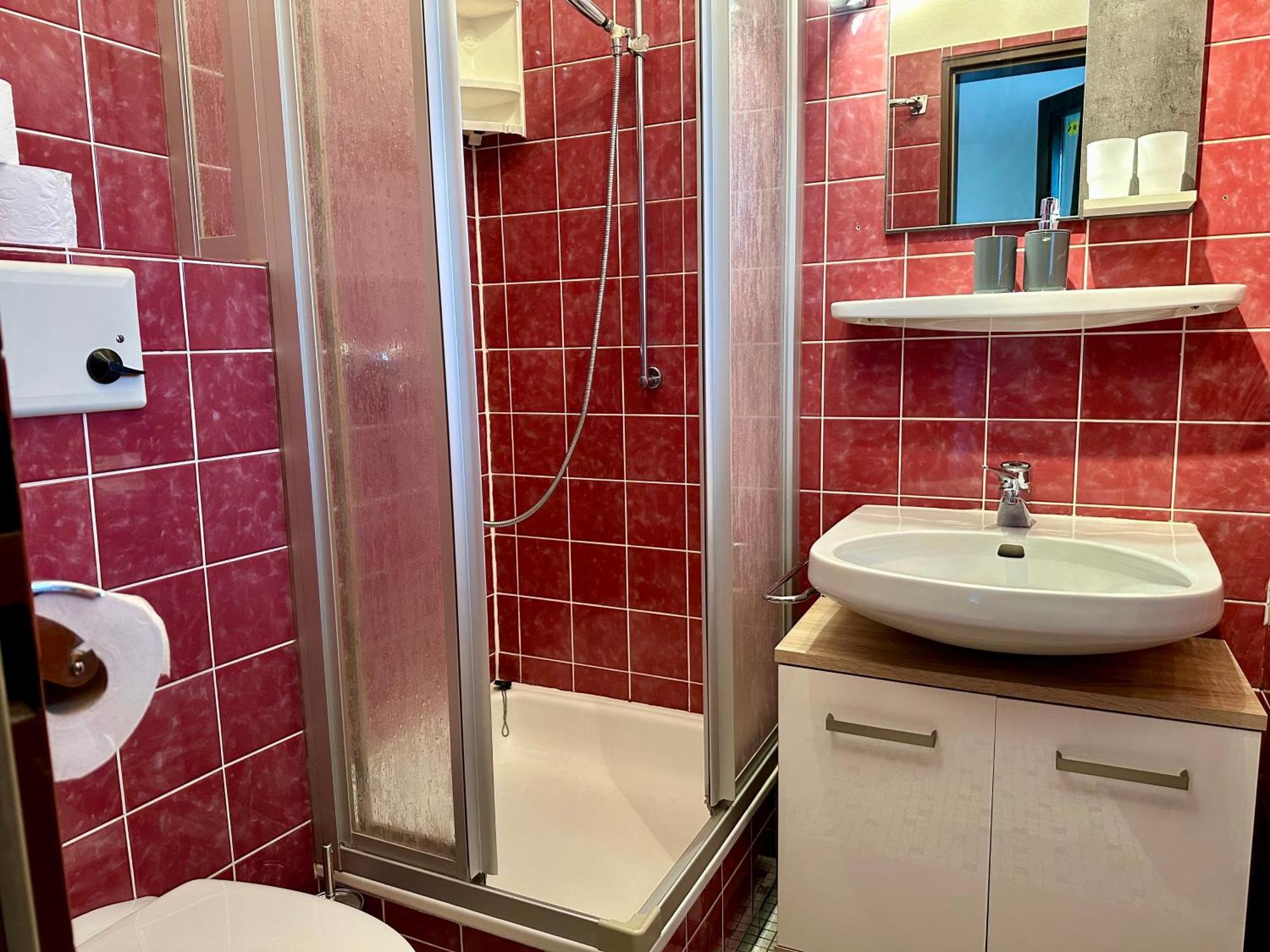 Gemuetliche Ferienwohnung Mit Kostenfreiem Pool Hoechenschwand Bagian luar foto